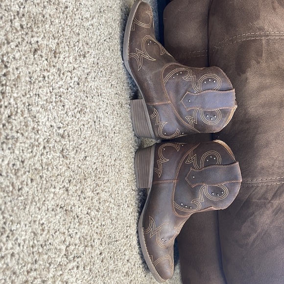 Sterling River western inspired zipper boots. Size 11 in woman’s. - Picture 2 of 4